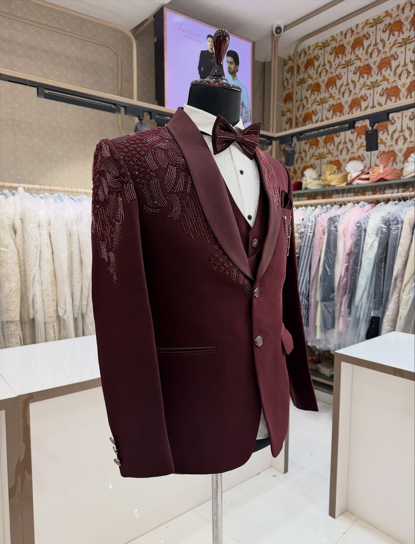 بدلة زفاف للعريس مكونة من 3 قط - مراجعة Men Formal Wear Modern وسعره